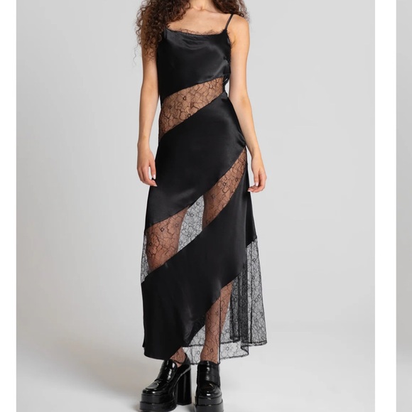 GENEVIEVE DRESS - Picture 1 of 6